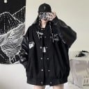 Damen schwarze Baseballjacke mit Ärmeln im Lederlook und weißen Herzmotiven Lockere Passform Druckknopfverschluss Rippbündchen Polyester 5