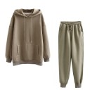 Damen-Sweatshirt und Jogginghose 11