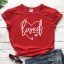 Damen-T-Shirt mit dem Aufdruck „Loved“. 13