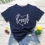 Damen-T-Shirt mit dem Aufdruck „Loved“. 20