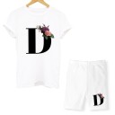 Damen-T-Shirt und Shorts mit einem Buchstaben 5