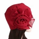 Damen Turbanmütze mit großer geraffter Blume an der Seite Elegantes Kopfteil aus Baumwolle und Polyester Universelle Größe 18