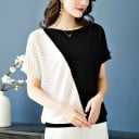 Damen zweifarbige Bluse aus feiner Strickware Lockere Passform Kurze Ärmel mit durchbrochenen Streifen Schräge Farbtrennung Baumwolle 3