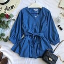 Damenbluse mit Schleife in der Taille und Knöpfen vorne Lockere Ärmel mit gerafftem Bündchen Ausgestellter unterer Teil V-Ausschnitt Polyester 3