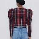Damenbluse mit voluminösen Schultern und langen Ärmeln Karomuster in Rot und Schwarz mit weißen Linien Rundhalsausschnitt Polyester 2