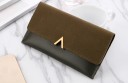 Damenbrieftasche mit goldenen Details 7