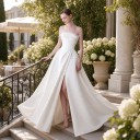 Damenlange Hochzeitskleider ohne Träger mit einem 50 cm langen Schleppe und hohem Schlitz mit gerafftem Oberteil und gefaltetem Rock in Weiß 8