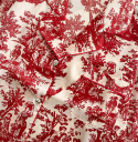 Damenpyjama in Weiß mit roten Mustern Hemd mit Kragen und kurzen Ärmeln mit Knöpfen und Brusttasche sowie Hosen aus Polyester und Rayon 3