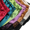 Damenpyjama mit Spitze und V-Ausschnitt Einfarbiger Polyester-Komplettsatz Trägertop und Shorts Elegantes Sommermodell für bequemen Schlaf 3