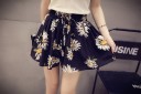 Damenrockshorts mit Blumen 2