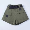 Damenshorts mit Gürtel 11