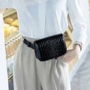 Damentasche mit Krokodilledermuster Schwarz Klappe Gürtel mit goldener Schnalle Trageweise um die Taille oder schräg über den Körper PU-Leder 11 x 5 x 2
