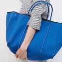 Damentasche über der Schulter 38 x 30 x 14 cm Große perforierte Shopper-Tasche Weich und flexibel Seilgriffe durch Tunnel gezogen 3