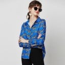 Dames blauwe blouse met zebraprint en lange mouwen Klassieke kraag Knopen sluiting Afgeronde zoom Langere achterkant Polyester 7