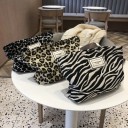 Dames cosmetica tas van gestructureerde stof met dierpatroon Ruim etui met rits voor cosmetica en kleine spulletjes 27 x 18 cm 4