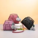 Dames crossbody handtas met bovenhandgreep en decoratieve hanger met pompons Voorvak met rits PU-leer en polyester 22 x 20 x 11 cm 7