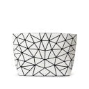 Dames crossbody tas met geometrisch patroon van driehoeken Metalen kettingriem Ritsluiting PU leer en polyester 28 x 17,5 x 7 cm 1