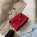 Dames crossbody tas met studs 19 x 15 x 8 cm Suède uitstraling Klep met metalen sluiting Zilveren ketting over de schouder 2