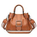 Dames crossbody tas van PU kunstleer met handgreep Brede gestreepte schouderband Grote metalen gesp en decoratieve studs 27 x 20 x 13 cm 2