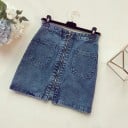 Dames denim mini rok met rits aan de voorkant over de hele lengte Twee grote opgestikte zakken Ring aan de ritsen van de rits Licht A-lijn model 1
