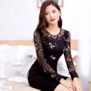 Dames elegante zwarte blouse met kant en kleurrijke bloemenapplicaties Lange kantmouwen Transparante tule bij de hals Polyester 3