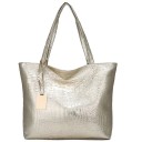 Dames grote shopper schoudertas Kunstleer met krokodillenpatroon Glanzend oppervlak Twee lange hengsels Decoratieve hanger 33 x 31 x 11 cm 3