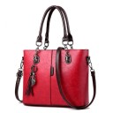 Dames handtas met afneembare schouderriem Vintage uitstraling Kunstleer Hanger met kat en kwast Afmetingen 31 x 24 x 13 cm 2