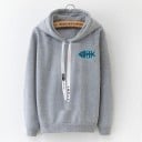 Dames hoodie met capuchon en klein gekleurd motief op de borst Lange mouw Brede koorden in de capuchon Ribgebreide manchetten en zoom 11