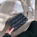 Dames kleine schoudertas van kunstleer met gestikt ruitpatroon Gouden ketting Sluiting met klep 20 x 14 x 4 cm 2