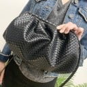 Dames kleine tas met geplooide vorm en geweven patroon Clutch voor in de hand of crossbody Kunstleer PU Ketting of dunne schouderband 28 x 14 5