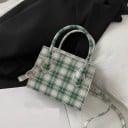 Dames kleine tas met geruit patroon 17 x 13,5 x 7 cm Kunstleer Twee handvaten Afneembare schouderband met metalen gespsluiting 7