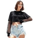 Dames korte hoodie met netmouwen Zwarte crop top met korte mouwen over netstof Smalle manchetten Katoen met spandex 2
