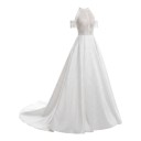 Dames lange trouwjurk in boho stijl met blote schouders en afneembare mouwen met open rug en sleep in het wit voor de ceremonie 1