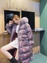 Dames lange winter gewatteerde jas met capuchon en fluffy rand Metallic oudroze oppervlak met regenboogglans Geraffineerde taille Polyester 4