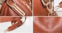 Dames leren handtas voor in de hand of over de schouder Afneembare verstelbare schouderband Gouden metalen gespen Achterzak met rits 34 x 26 x 7