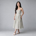 Dames midi jurk met dunne bandjes, corset-top en hartvormige uitsnijding, groene gestreept met kleine bloemen voor de zomer 4