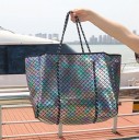 Dames schoudertas 38 x 30 x 14 cm Grote shopper tas met metallisch schubbenpatroon Glanzend oppervlak Kabelhandvatten door tunnels geregen 3