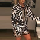 Dames set blouse met lange mouwen en shorts Zebrapatroon Zwart en wit Decoratieve ornamentale randen Zakjes op de shorts Polyester 2