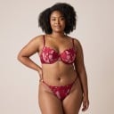 Dames set van lingerie met doorschijnende beha met beugels en geborduurde bloemen en string met bloemenapplicatie en verstelbare zijkanten 3