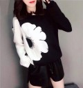 Dames sweatshirt met bloem 3