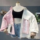 Dames tweekleurige oversized jas met overhemdkraag Knopen sluiting Borstzakken met klep Opvallende opdruk met tekst 3
