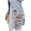 Dames verlengde spijkerjas met een luipaardpatroon Versleten effect Twee borstzakken Afgeronde zoom Katoenen denim 6