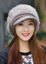 Dames winter baret van kunstbont met gebreide klep Warme harige muts met vlechtpatroon Acryl en wol voor koude dagen 10