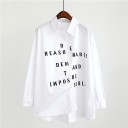 Dames witte blouse met groot zwart-wit print op de voorkant Lange mouwen met manchetten Klassieke kraag Ruimere pasvorm Katoen en polyester 3