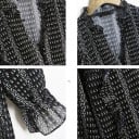 Dames zwarte blouse met diepe V-hals en een fijn wit patroon Lange ballonmouwen met volants Licht doorschijnend Katoen Voor feesten 4