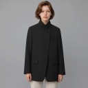 Damesblazer met staander Asymmetrische knoopsluiting Ruimere rechte pasvorm Drie zakken Polyester Voor op het werk 7