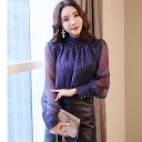 Damesblouse met doorzichtige mouwen 4