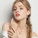 Damesketting met bij 2