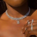 Damesketting met de letter D212 2