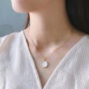 Damesketting met de Maagd Maria en een engel 2